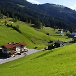 Pensjonat Gradlspitz 3*
